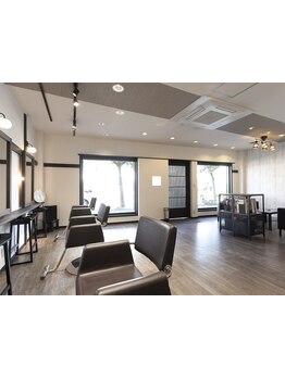 開放的でゆとりのある上質空間でリラックス♪ゆったりくつろぎながら日頃の疲れを癒すサロンタイムを…♪