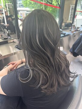 アルドーレフィエロ シンサイバシ(Ardore fiero shinsaibashi) コントラスト極ハイライト☆グレーベージュ☆20代30代40代