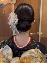 ローグ(Looog)&nbsp;タイトなシニヨンスタイル