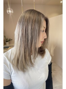 テラバイルヴェール 各務原(TERRA by LeVert) 透明感グレージュカラー