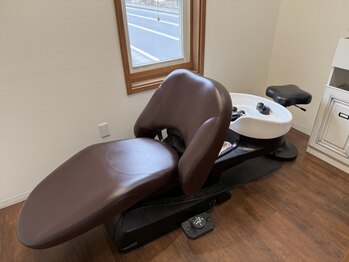 ファミーユ(Fameu)の写真/ヘッドスパ検定保持者があなたのコリや疲れをほぐします♪頭皮の汚れを落とし、心も体もリラックス◎