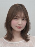 韓国風くびれミディアムボブハッシュカット