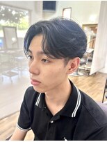 イタクラ 赤道店 (ITAKURA)&nbsp;センターパート/メンズカット/フェザーパーマ/ネイビーカラー
