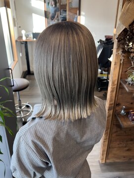 ヘアリラクゼーション ラミー(Hair Relaxation Ramie) ミルクティーベージュボブ