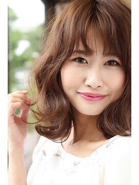 イソラブル(ISOLA-blu) 【ふんわり可愛い】クリアアッシュ×ふんわりミディアム