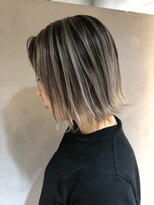 ジーナ(XENA) ホワイトグレージュ×メッシュグラデーション