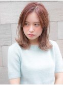ピンクベージュ