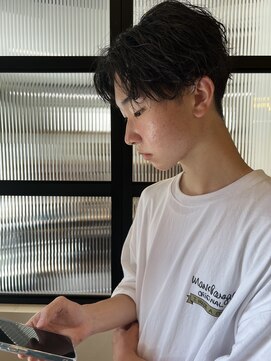 ダスティ 豊科駅前店(Dasty) センターパート/ツーブロック/ツイストスパイラルパーマ