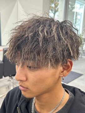 レボ 神宮寺店(Revo) 縦落ちツイスト×ハイライト