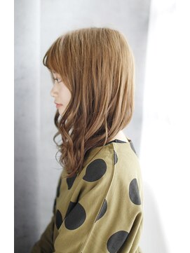 シュシュット(chouchoute) レイヤーカットウェットヘアデザインカラーオリーブベージュ/196