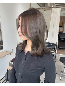 ロニ(LONI) ナチュラルレイヤースタイル