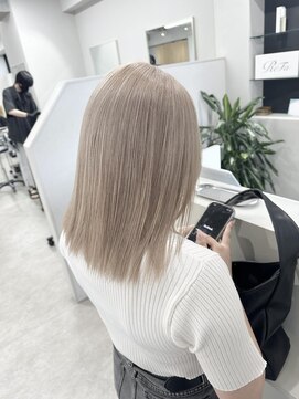 ユウル 横浜(juhl.) ミルクティーカラー/ケアブリーチ/ブリーチ/パールベージュ/横浜