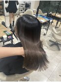 ハイライトを活かしたグレージュカラー