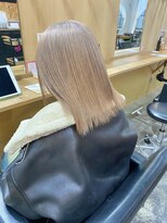 チャプター 問屋町(chapter)&nbsp;ケアブリーチミルクティーベージュカラー切りっぱなしボブ韓国