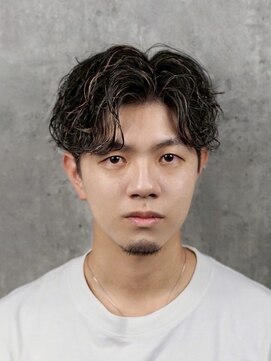 プレミアムバーバー 赤坂店(PREMIUM BARBER produce by HIRO GINZA) スパイラル/センターパート/メンズパーマ〈理容室〉