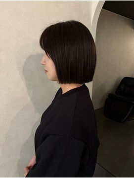 ユッカ 梅田(YUCCA) 【 YUCCA 】大人可愛い/ぱつっとボブ/ラベンダーグレー