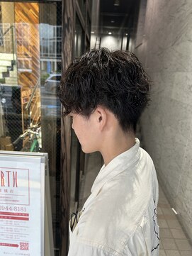 アース 天満橋店(HAIR & MAKE EARTH) 20代30代◎波巻きスパイラルパーマ×センターパートで旬顔