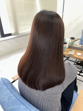エミン(emyn) 髪が変わる【美髪革命】艶髪/髪質改善/縮毛矯正/代々木
