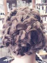 オーバーキャプテンネイキッド(OVER CAPTAIN NAKED) 編み込みアレンジ