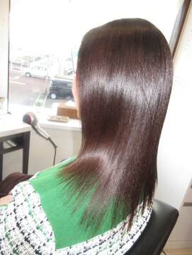 コア フィール ア デイ(COIFFURE A DAY) 【見附今町】M3Dストレート