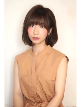 メレット(Meret) 〈Meret〉耳かけ重めボブスタイル