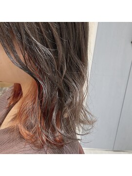 ルシール バイ アリア(Lucir by aria) グレー×インナーオレンジ