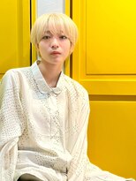 ミエル ヘア 新宿(miel hair) ハイトーンベージュ×耳かけショート