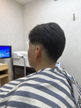 オッディーヘアー アンド スキン(ODDIY HAIR&SKIN) フェードカット