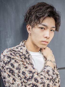 エイトメン 博多店(EIGHT MEN) メンズ/センターパート/ツイストスパイラルパーマ/博多駅