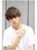 ゆるツイストソフトツーブロック無造作ボサっとマッシュ刈り上げ