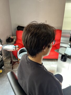 リベット(LIVET) 伸ばしかけセンターパート