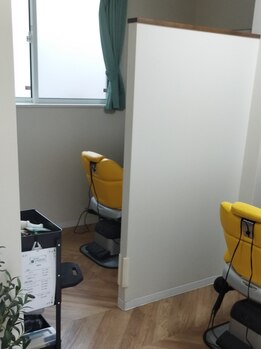 ユニシス 幸手店(UNISYS)の写真/半個室な環境で隣の席を気にしない空間で施術させていただけます。