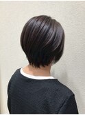 大人可愛いアッシュ暗髪耳掛け小顔マッシュショートボブ
