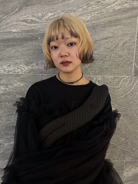 ルピネバイバド(Lupine by bud) ホワイトグレージュミニウルフフェザーパーマチェリーブラウン