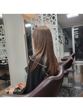 榮(Salon de 榮) レイヤーカット