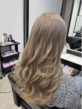 パヌポン(PANUPON) ベージュハイライトケアブリーチダブルカラーバレイヤージュ