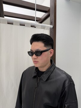 トウキョウ クラシック バーバー タウン(TOKYO CLASSIC BARBER TOWN) サイドパート