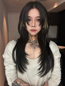 アイヴァン(AIVAN) レイヤーカット・ポイントカラー・顔周りレイヤー　ll