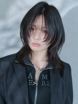 シオン(shion) ウルフレイヤーくびれミディダークアッシュ似合わせカットF41343