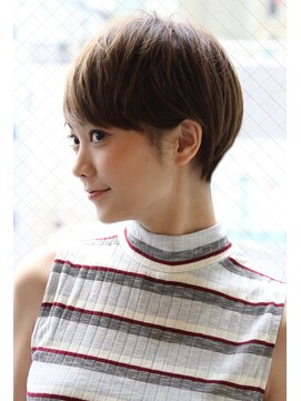 レウナ 外苑前(Reuna) 【３０代４０代５０代】耳かけ顔周りスッキリショート