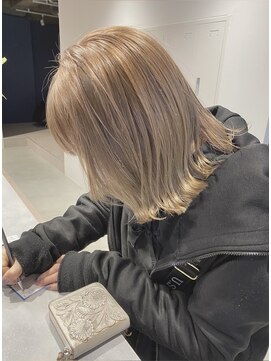 エイト 横浜店(EIGHT) 外国人風ベージュ