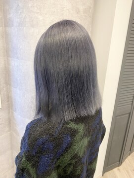 ルーブ トウキョウ(Loob. TOKYO) ブルーシルバー【池袋、ケアブリーチ】