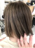 ボブ×ハイライト×ラテベージュ