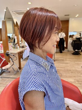 レクタ(recta) 30代40代50代大人お洒落赤系ヘアカラークビレ高めショートヘア
