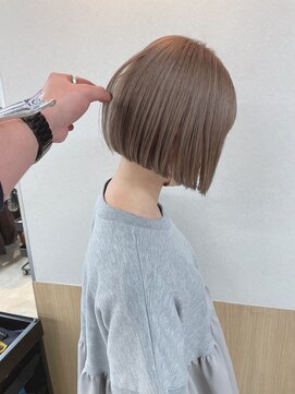 ロット 横浜(lot) ぱつっとボブ/ミニボブ/ダブルカラー[横浜駅]