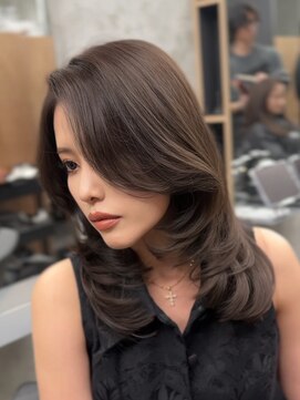 エッセンザ 梅田(ESSENZA) ミディアムレイヤー イノアカラー