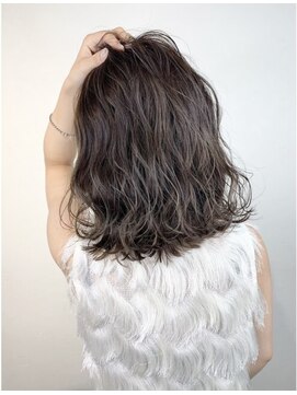 アミ(Ammi) ◆ショート/ボブ/レイヤー/イルミナカラー/髪質改善/縮毛矯正