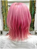 ネオンピンクウルフヘアレイヤーカット