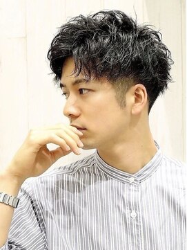 銀座マツナガ 神田店 爽やかアップバングショート×ブリーチなしカラーで好印象