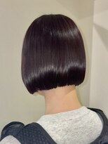 フイ(HUI)&nbsp;ぱつっと切りっぱなしミニボブ内巻きダークレッド